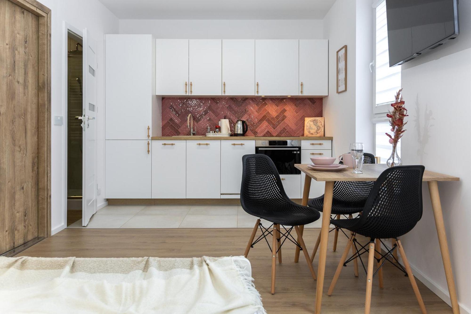 Romeo, D127 Apartment *