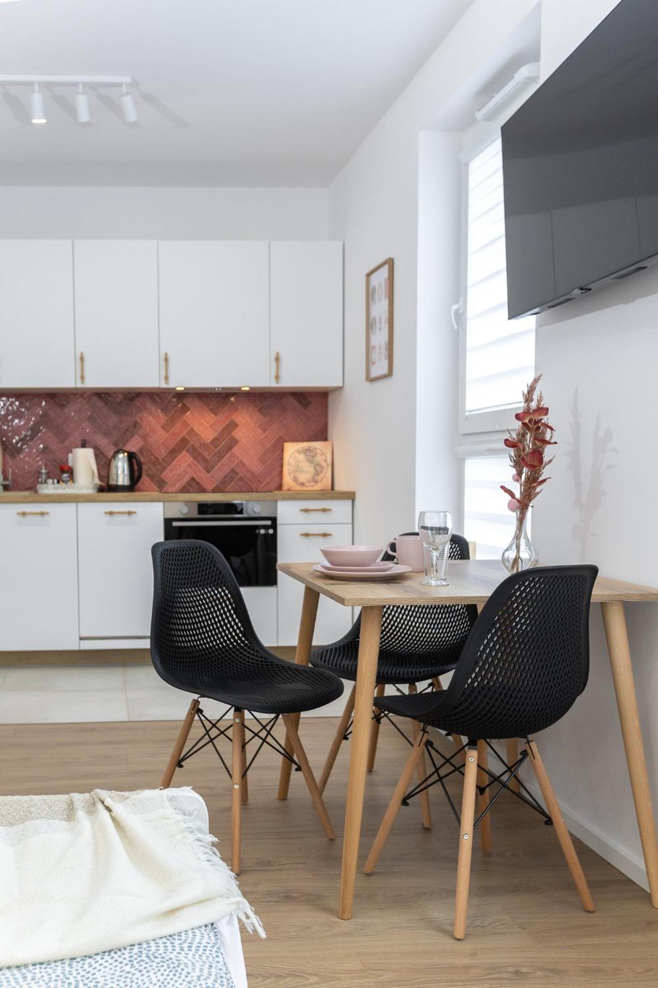 Romeo, D127 Apartment